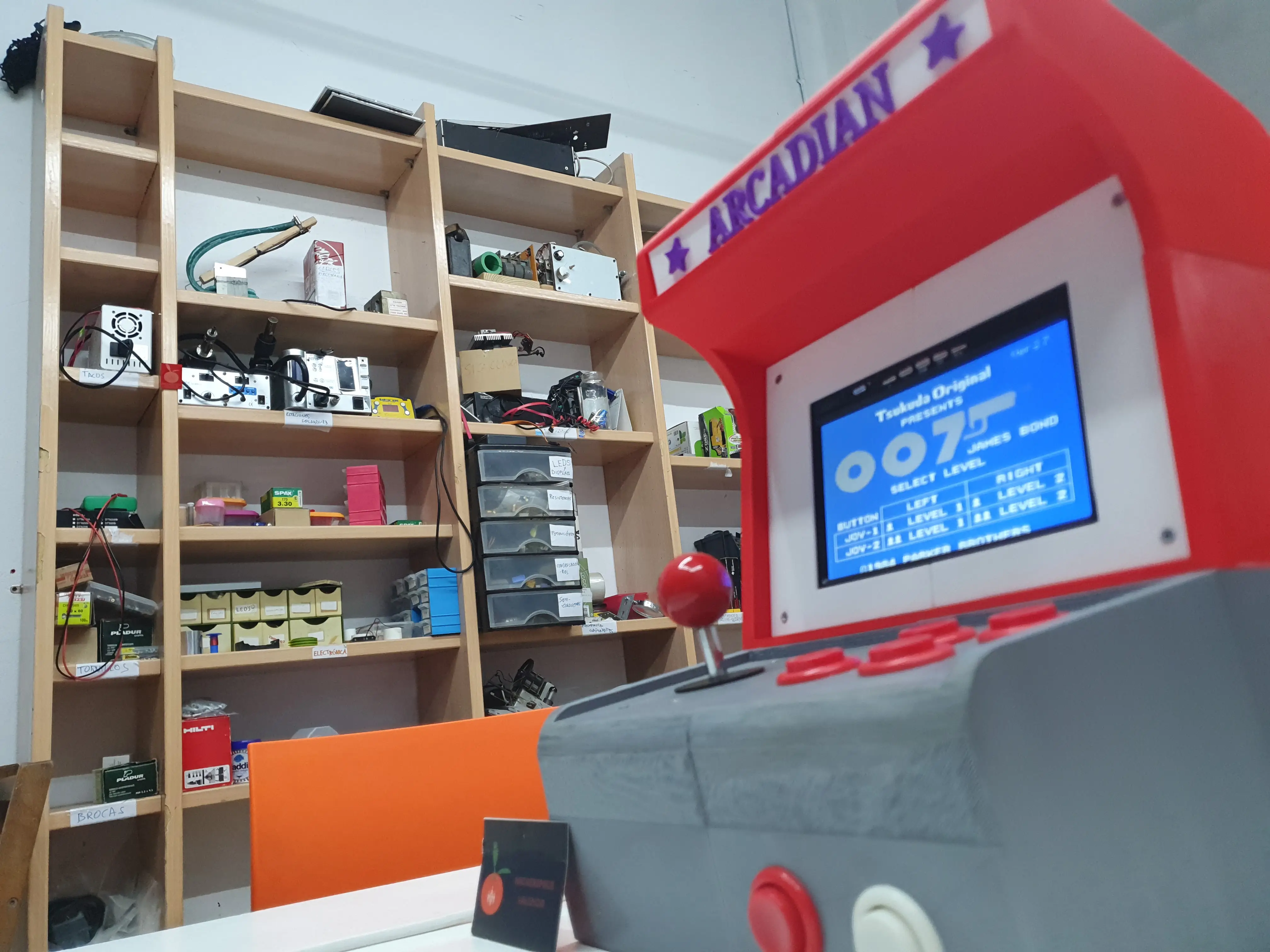 ¿Qué es un hackerspace? La guía para entender el makerspace de Valencia
